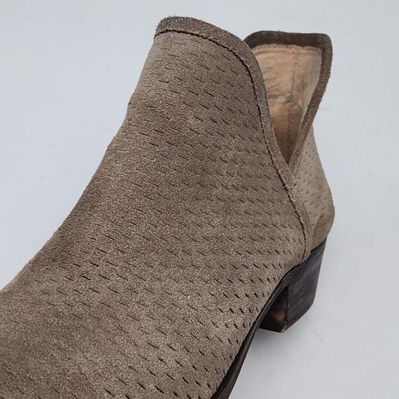 Lucky Brand Ankle Bootie Boot Tan Suede 1.5" Heel Women's 7.5 Shoe Perforated - Picture 16 of 16